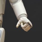 Ein Roboter Arm als Symbol der Digitalisierung in der Zukunft