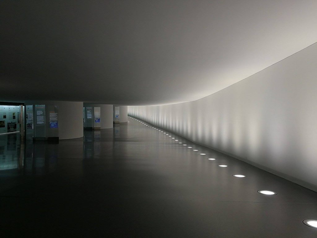 Tunnel zwischen den Regierungsgebäuden