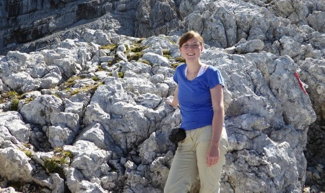 Beraterin Jenny Zeppenfeld beim bergsteigen in Deutschland.
